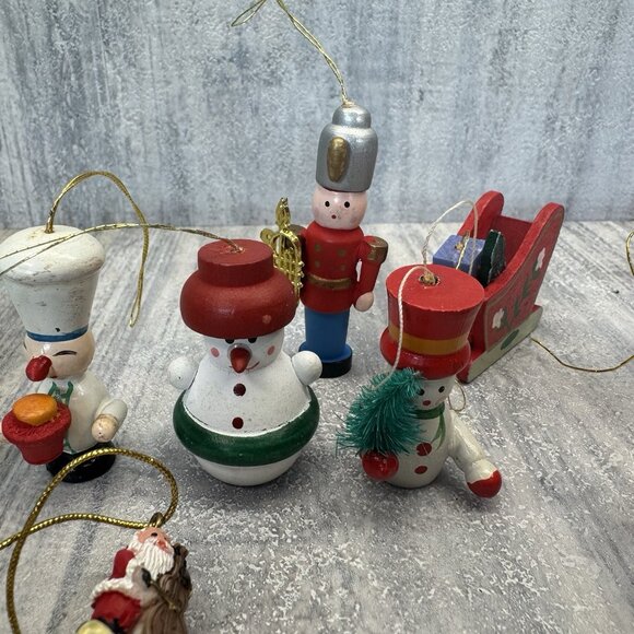 Vtg German Wooden Christmas Ornament Set Erzgebirge Style Santa Balloon Sleigh - Picture 5 of 10
